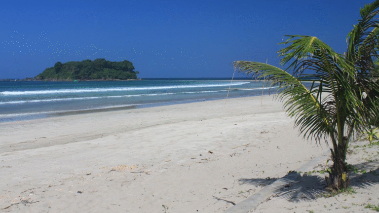 ngwe-saung-beach-04